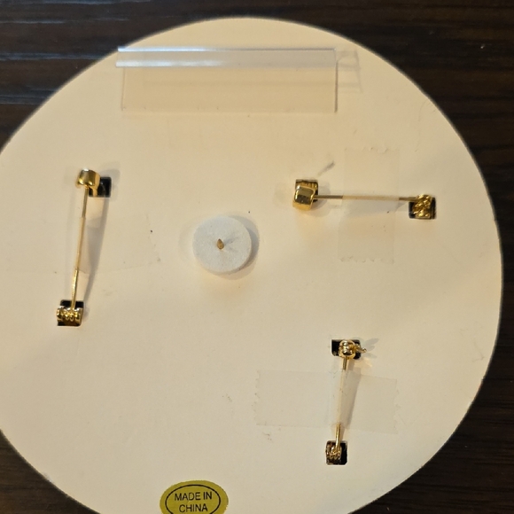 atterri Pin Set - Picture 4 of 4